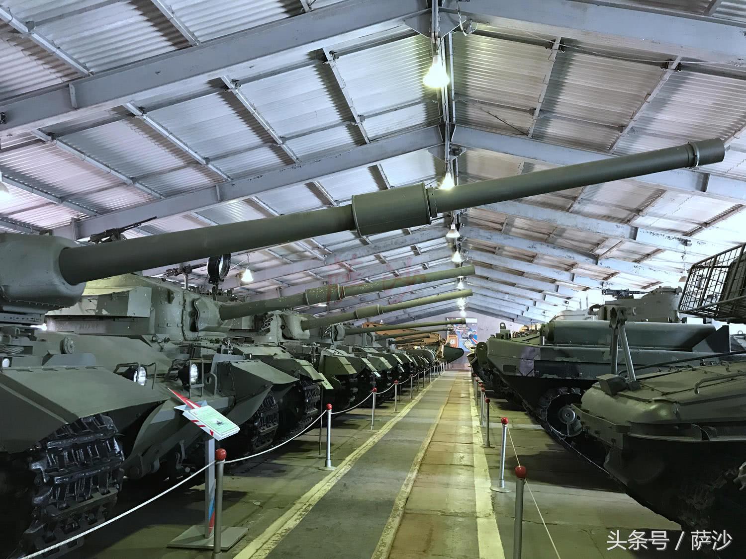 m24是什么（二战最优秀的轻型坦克就是它：M24霞飞轻型坦克）-第3张图片-拓城游