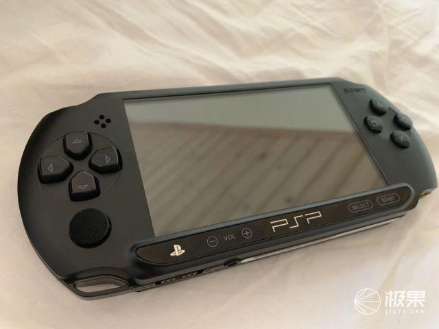 PSP3000怎么从电玩巴士下游戏（火了15年的SONY神机PSP，最后还是输给了iPhone）-第21张图片-拓城游