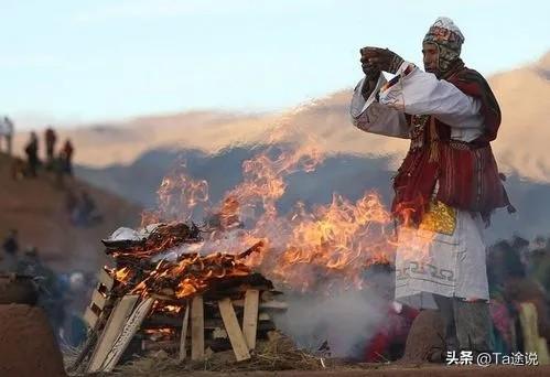 火神祭祀分为哪三部（古希腊献祭仪式的历史和背景：献祭、预言、神谕和发展）-第6张图片-拓城游