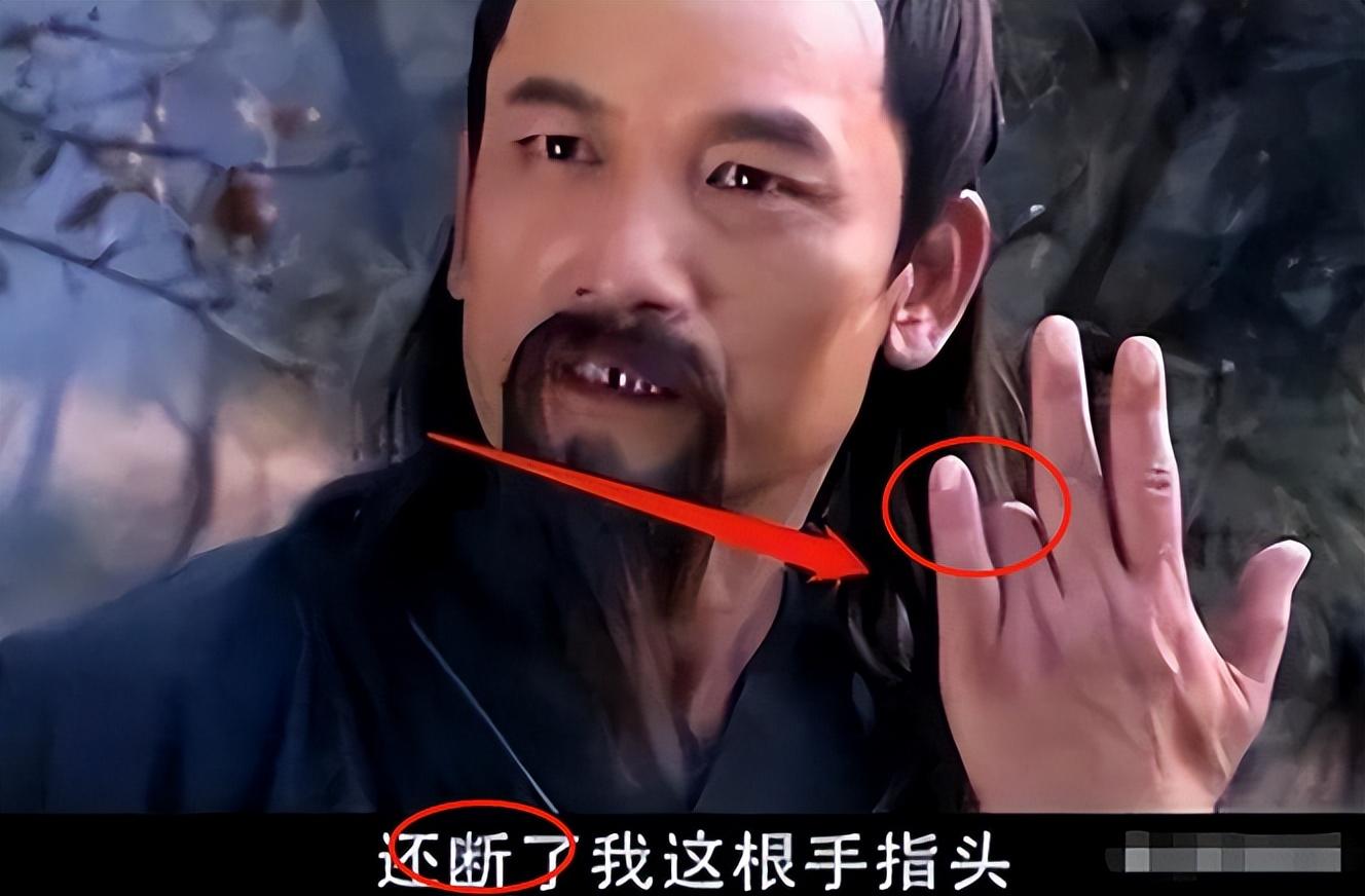 陈晓龙门镖局第几集（这些“啼笑皆非”的穿帮镜头，如今个个成了经典，你都看过哪些？）-第3张图片-拓城游