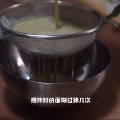 老公叫老婆叫毛布卷的独特美食（By _碘伏 .用料淡奶 300g鸡蛋 2个低筋面粉 150克黄油 30克芒果 1个抹茶粉 15克糖粉 适量牛奶 50毫升做法）-第4张图片-拓城游