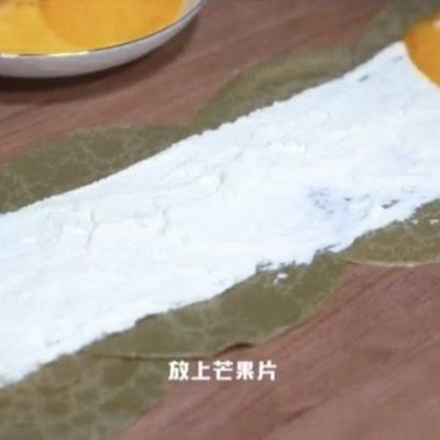 老公叫老婆叫毛布卷的独特美食（By _碘伏 .用料淡奶 300g鸡蛋 2个低筋面粉 150克黄油 30克芒果 1个抹茶粉 15克糖粉 适量牛奶 50毫升做法）-第8张图片-拓城游