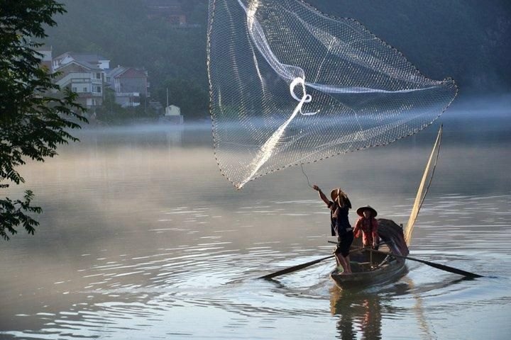 捕鱼的几种神奇绝密方法(钓鱼其实很讲究：钓场、渔具、钓技、气候等等)-第6张图片-拓城游