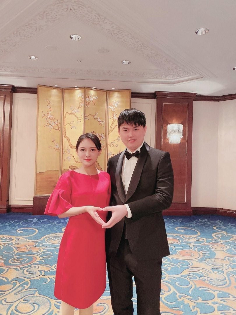 谁是YYF的老婆？斗鱼DOTA2一哥YYF陪妻子回东北老家补办娘家结婚酒席(尧尧照片曝光)-第2张图片-拓城游