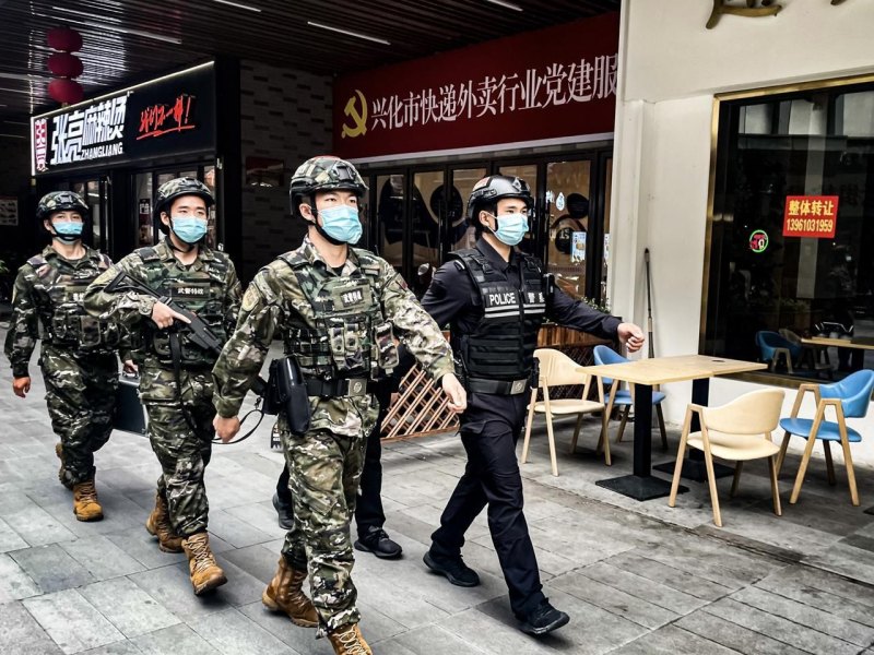 平安在线客服贷款可靠吗(兴化市城区英武中路警务站快速反应、主动服务的“城市快警”新型勤务模式)-第2张图片-拓城游